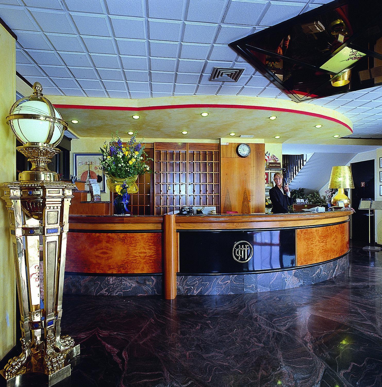 Hotel Faro Монтік'ярі Екстер'єр фото