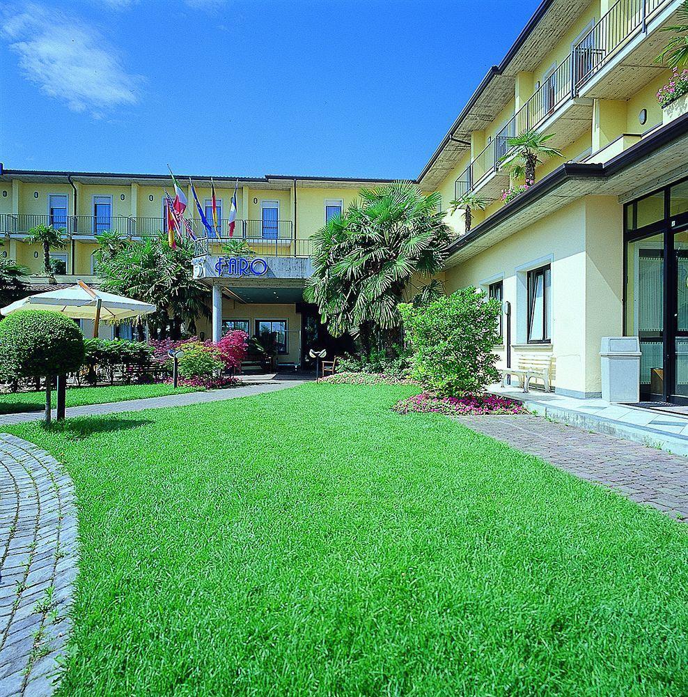Hotel Faro Монтік'ярі Екстер'єр фото